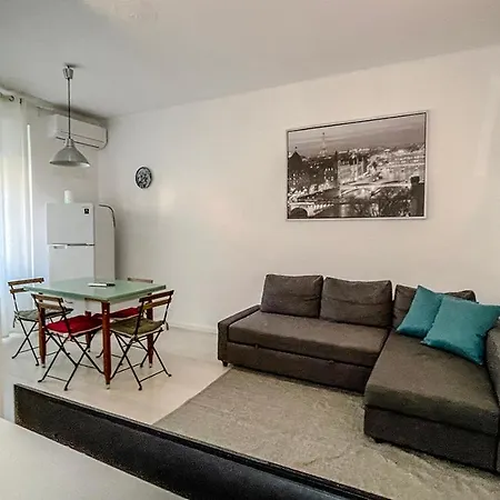 Cozy - Elegance And Comfort Near The Fair