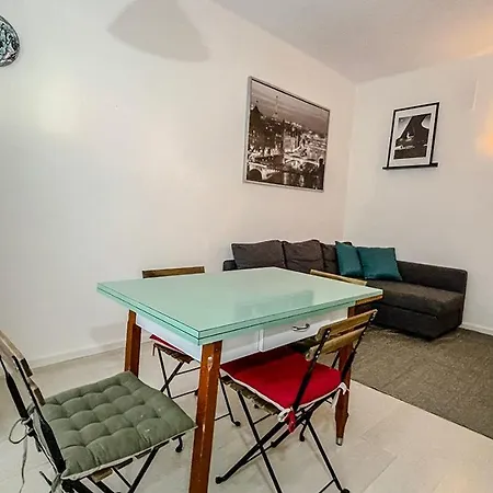 Апартаменты Cozy - Elegance And Comfort Near The Fair